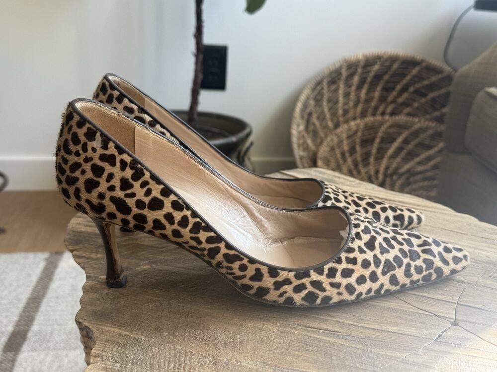 Manolo Blahnik Pony Hair Pump Leopard 38 1/2 Pointy Toe Leather Heels Minimalist
